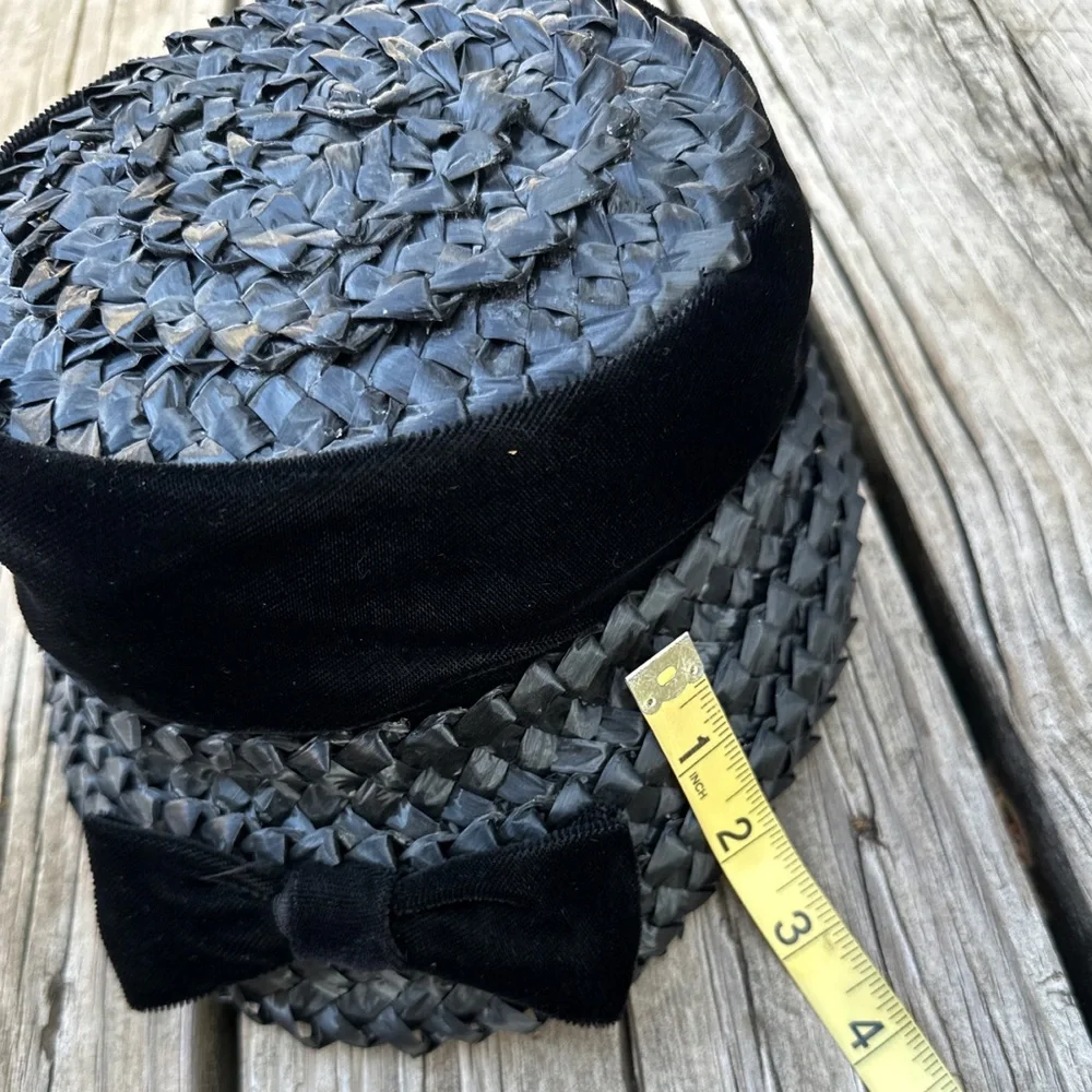 Vintage 1950s Black Tilt Hat Velvet Bow Union Made Cocktail Church Hat - Picture 9 of 12